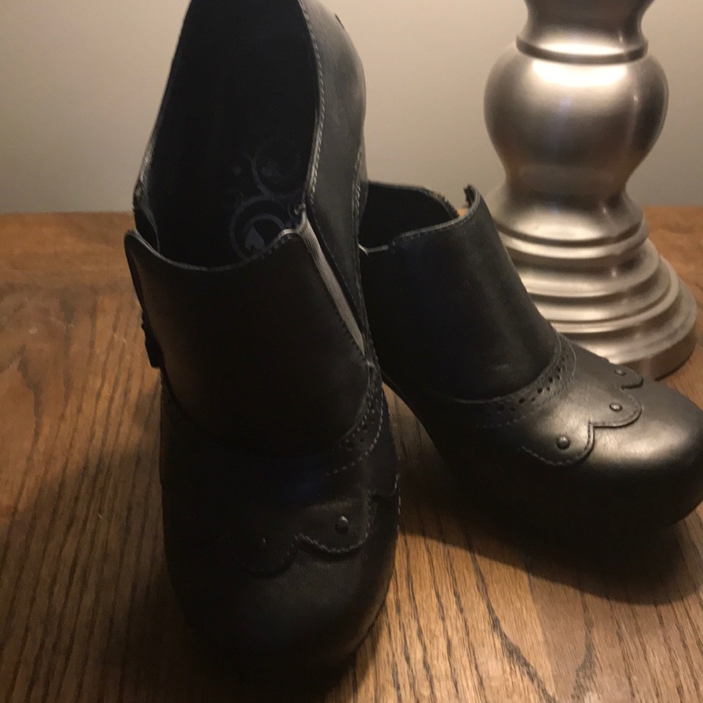 Well loved dansko heels